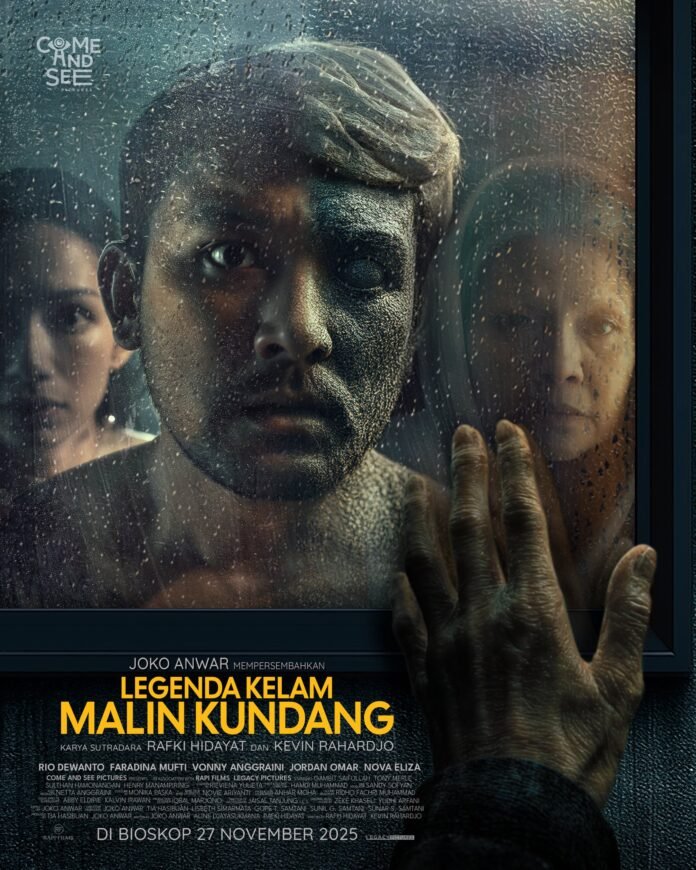 Poster film Legenda Kelam Malin Kundang menampilkan wajah Rio Dewanto dengan ekspresi tegang dan nuansa gelap.