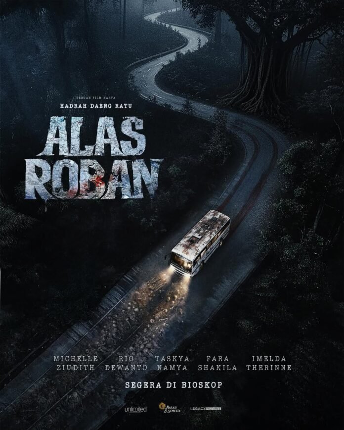 Poster resmi film Alas Roban 2026 dengan latar hutan gelap.