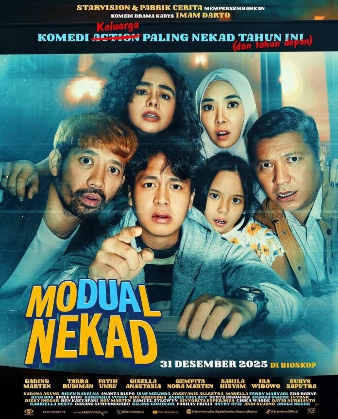 Poster film Modual Nekat (2025) menampilkan para pemeran utama dengan latar visual bernuansa dramatis dan komedi.